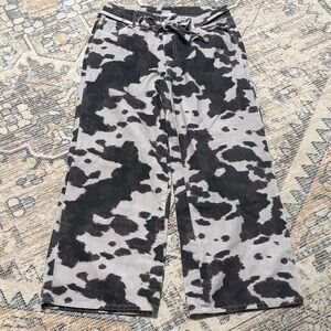 Riley & James wide leg cowprint jeans. Size L